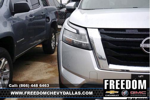 2022 Nissan Pathfinder SL