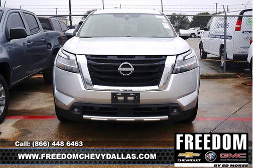 2022 Nissan Pathfinder SL