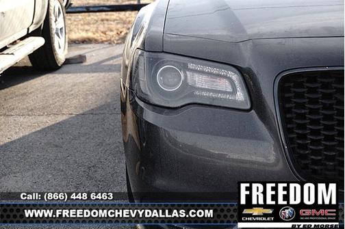 2019 Chrysler 300 Touring