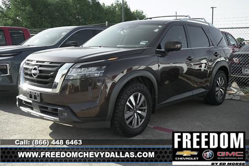 2022 Nissan Pathfinder SL