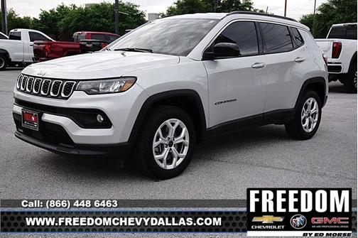 Silver Zynith Metallic Clearcoat 2025 Jeep Compass Latitude