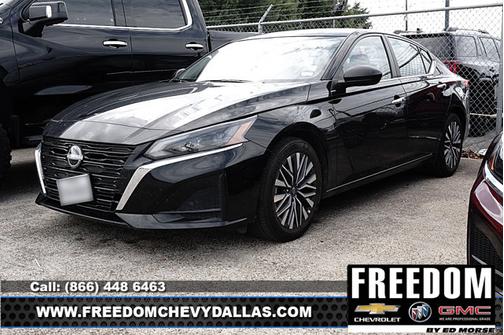 Super Black 2025 Nissan Altima SV