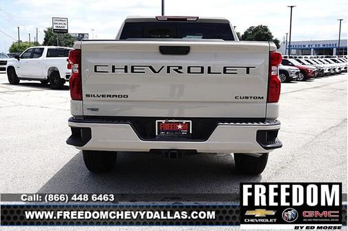 White Sands 2026 Chevrolet Silverado 1500 Custom