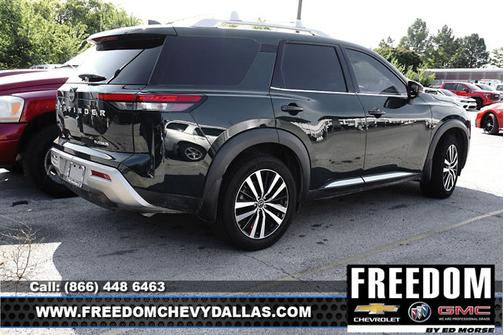 2023 Nissan Pathfinder Platinum