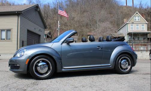 2014 Volkswagen Beetle Auto 1.8T w/Tech