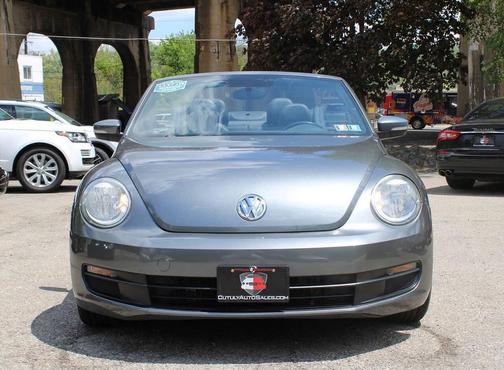 Platinum Gray Metallic 2014 Volkswagen Beetle Auto 1.8T w/Tech