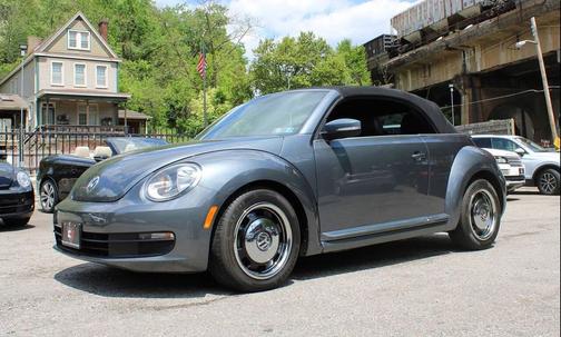 Platinum Gray Metallic 2014 Volkswagen Beetle Auto 1.8T w/Tech