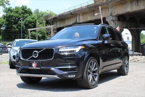 2016 Volvo XC90 T6 Momentum