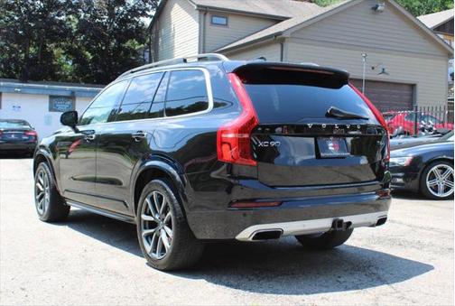 2016 Volvo XC90 T6 Momentum