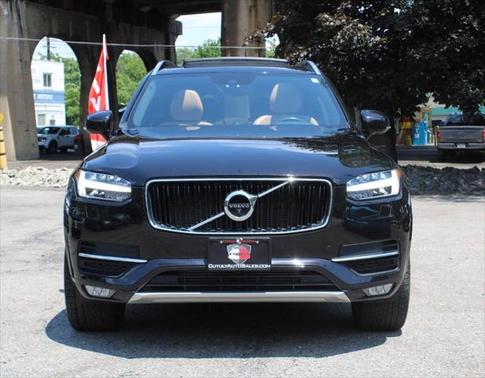 2016 Volvo XC90 T6 Momentum
