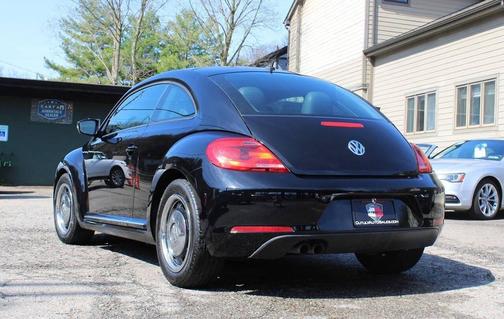 Black Uni 2013 Volkswagen Beetle 2.5L
