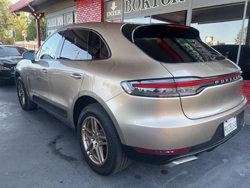 2021 Porsche Macan Base