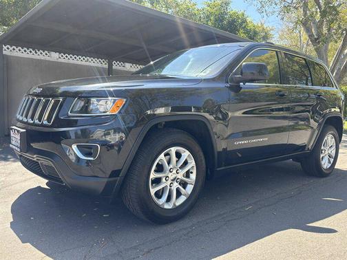 Brilliant Black Crystal Pearlcoat 2016 Jeep Grand Cherokee Laredo