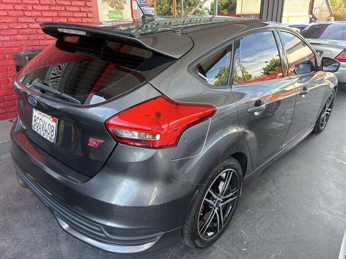 Magnetic Metallic 2018 Ford Focus ST