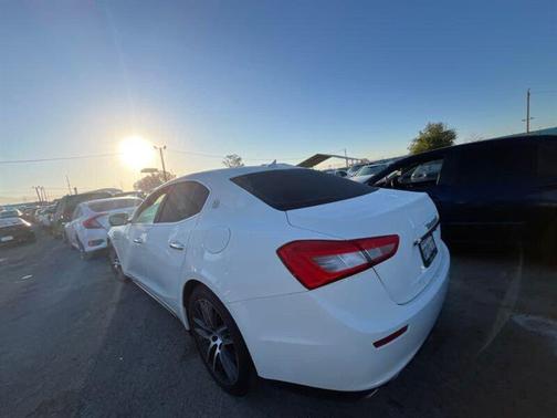 2015 Maserati Ghibli Base