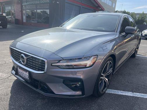 2019 Volvo S60 T5 R-Design