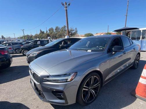 2019 Volvo S60 T5 R-Design