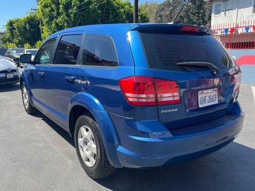 Photo 5 of 32 of 2010 Dodge Journey SE
