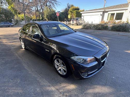 2011 BMW 528 528i