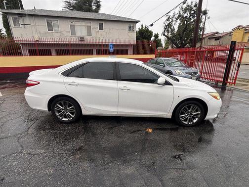 2016 Toyota Camry SE