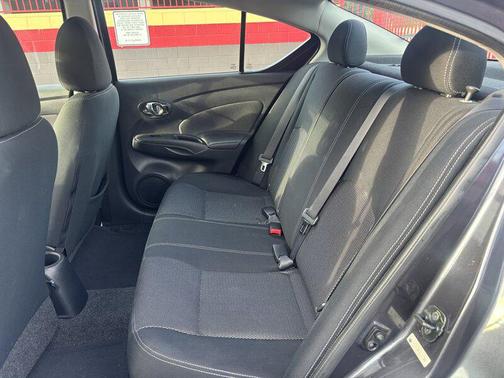 2015 Nissan Versa 1.6 SV