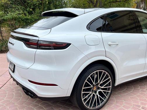 2023 Porsche Cayenne Cayenne Turbo S E-Hybrid