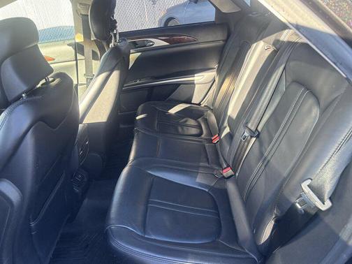 2015 Lincoln MKZ Hybrid Base