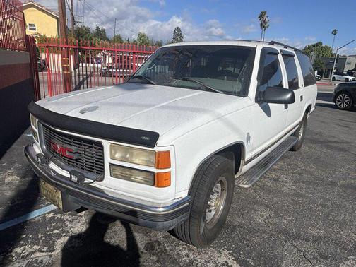 White 1996 GMC Suburban SL