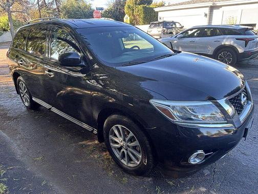 2016 Nissan Pathfinder SV