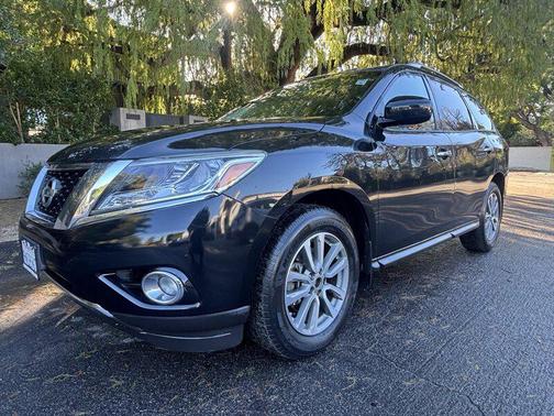2016 Nissan Pathfinder SV
