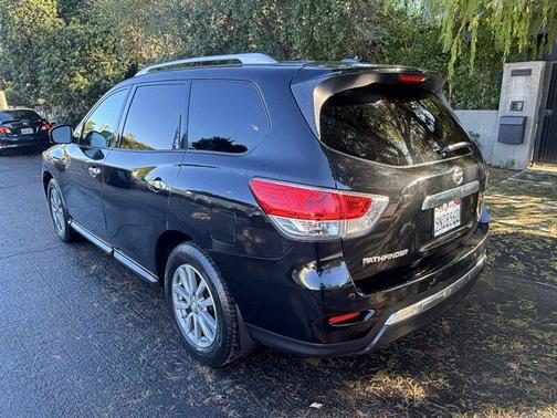 2016 Nissan Pathfinder SV