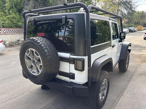 Bright White Clearcoat 2016 Jeep Wrangler Rubicon