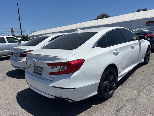 Platinum White Pearl 2018 Honda Accord Sport