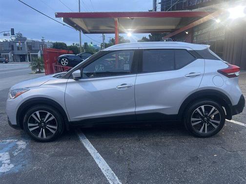 Brilliant Silver Metallic 2020 Nissan Kicks SV
