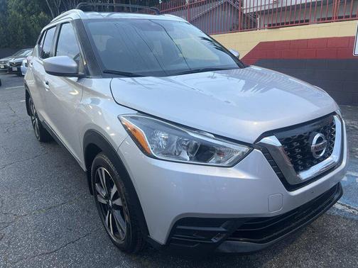 Brilliant Silver Metallic 2020 Nissan Kicks SV