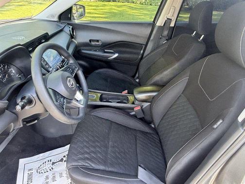 2022 Nissan Kicks SV