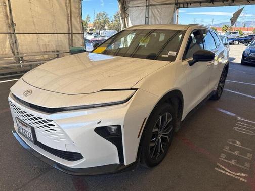 2025 Toyota Crown Signia XLE