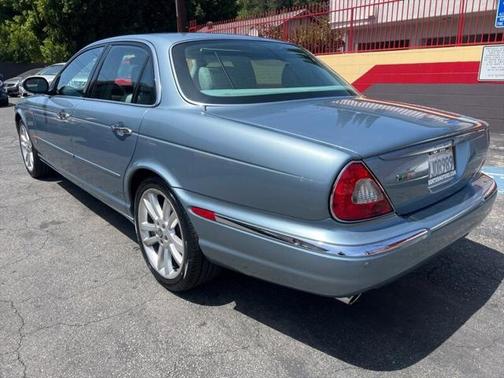 2004 Jaguar XJ Base
