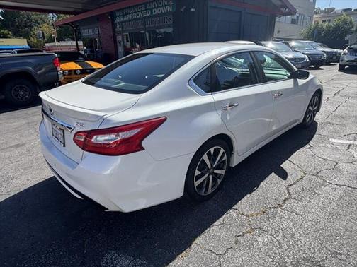 2016 Nissan Altima 2.5 SR