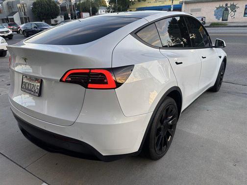 2021 Tesla Model Y Standard Range Rear-Wheel Drive