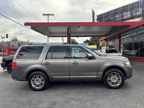 2010 Lincoln Navigator Base