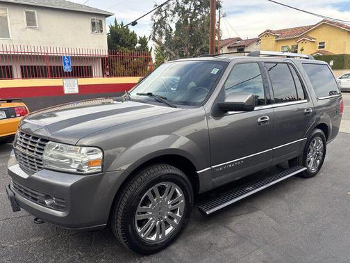 2010 Lincoln Navigator Base