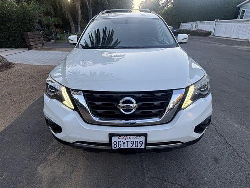 2019 Nissan Pathfinder SL