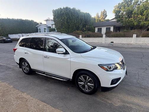 2019 Nissan Pathfinder SL