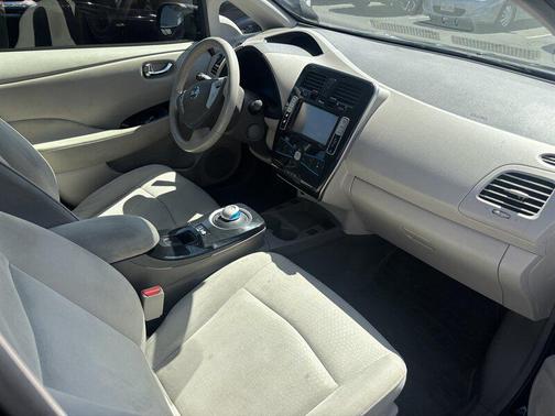 2012 Nissan Leaf SL