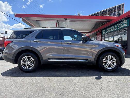 Carbonized Gray Metallic 2021 Ford Explorer XLT