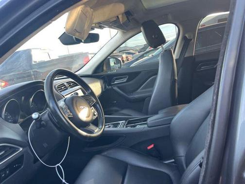 2019 Jaguar F-PACE 25t Premium