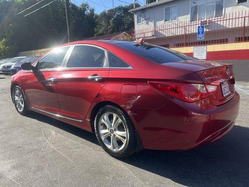 2011 Hyundai SONATA Limited