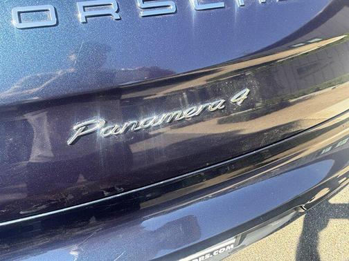 Dark Blue Metallic 2014 Porsche Panamera 4