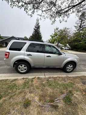 Ingot Silver Metallic 2011 Ford Escape XLT